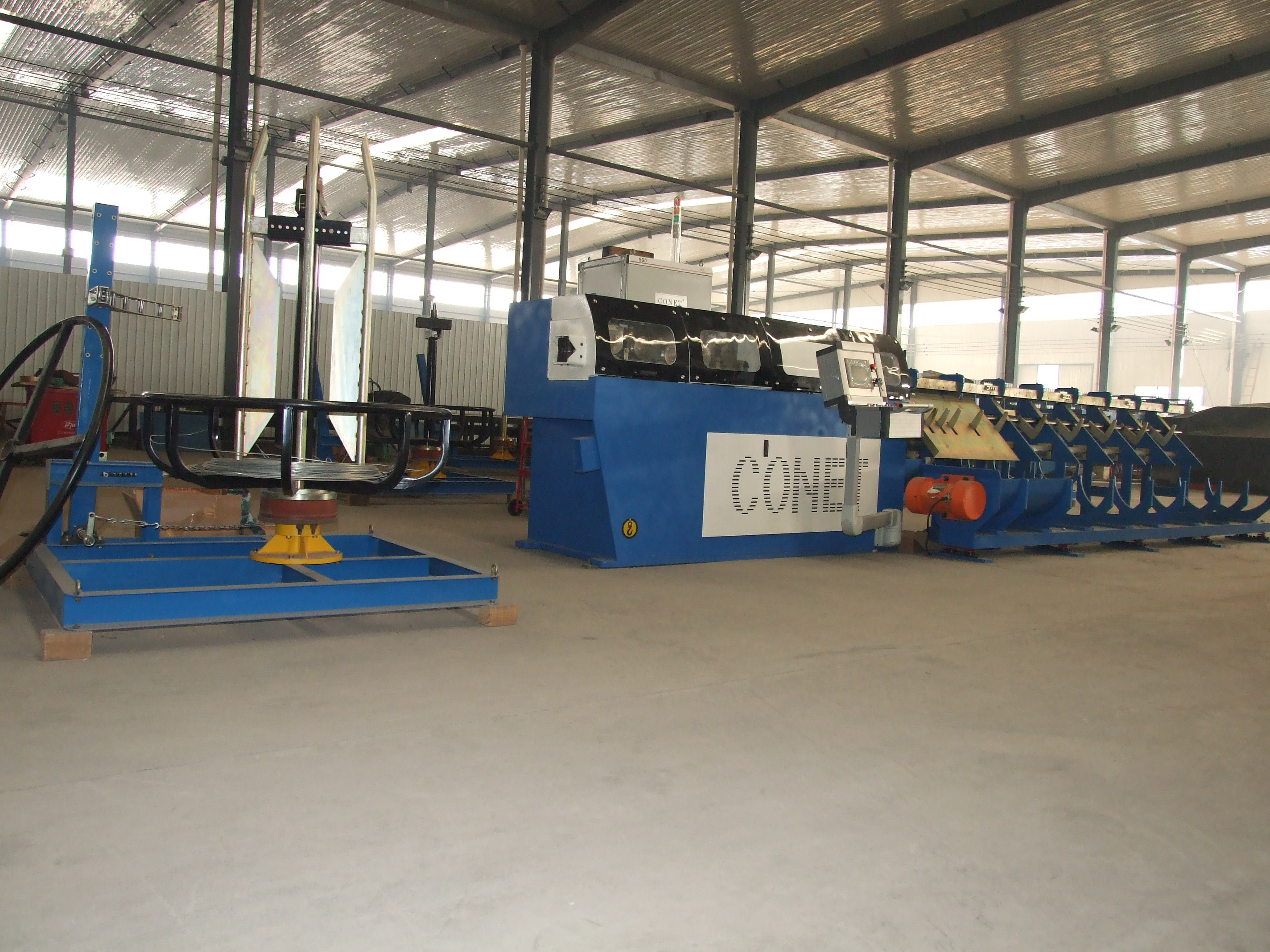 Стальной стержень CONET выпрямляет отрезную машину